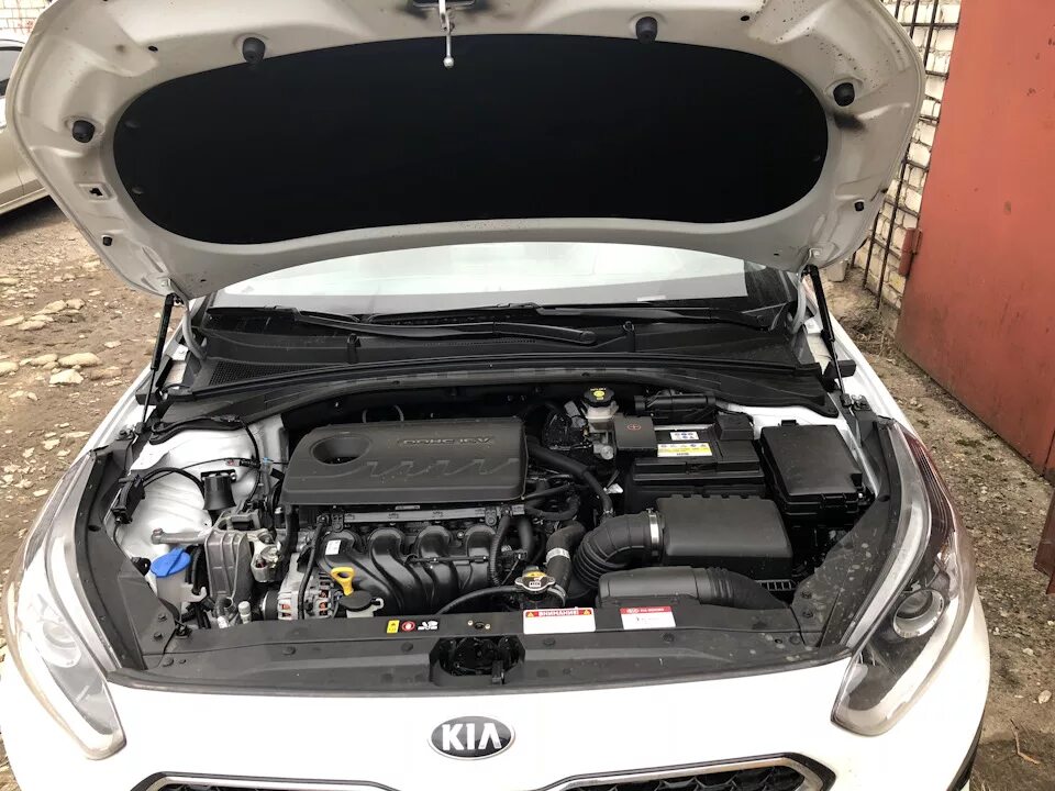 Kia Ceed 3 под капотом. Киа СИД 2009 открытый капот. Кия СИД 2 под капотом. Под капота кия СИД 1.