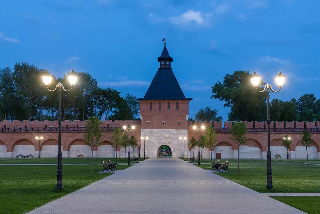 Кремлевский тула. Тульский Кремль Тула. Тульский Кремль Ивановские ворота. Башня ивановских ворот Тула. Каменный Тульский Кремль.