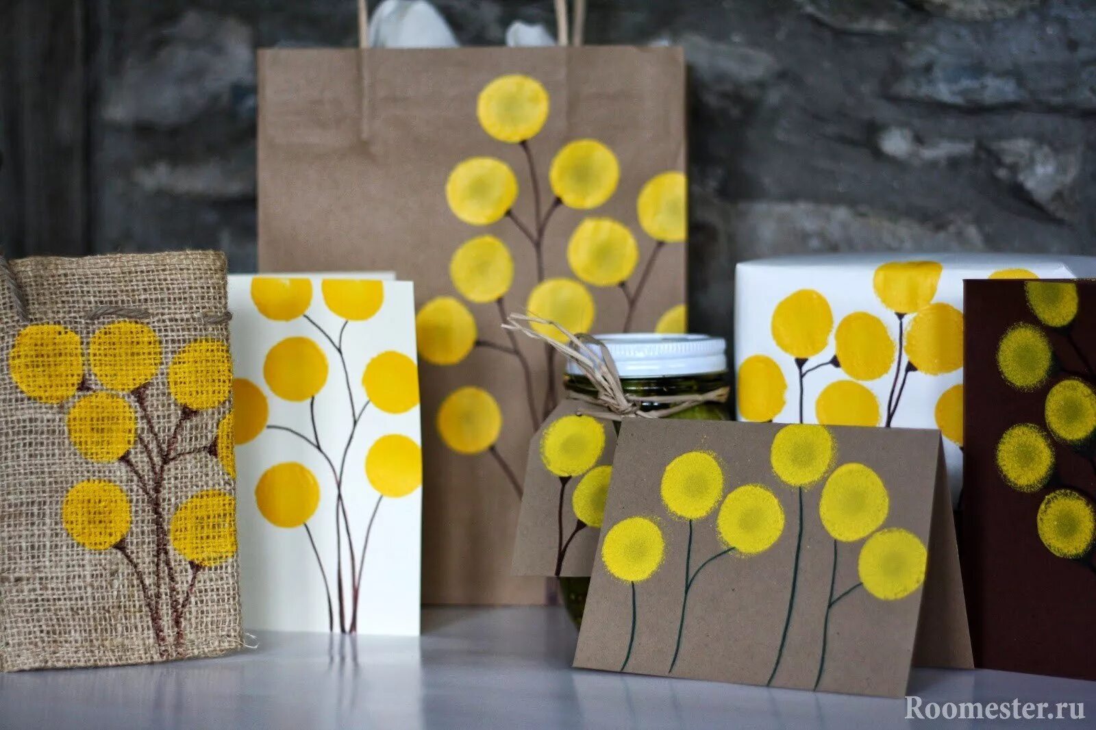 8 idea. Идеи хранения игрушек в детской. Лайфхак фон. Хранение игрушек в детской. Графический дизайн.