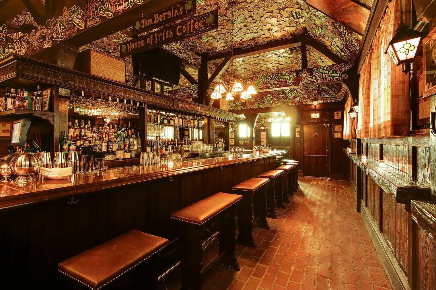Ирландский паб дублин. Тринити айриш паб. Ирландский ресторан. Paddy’s irish pub. Ирландский паб айриш паб ко.
