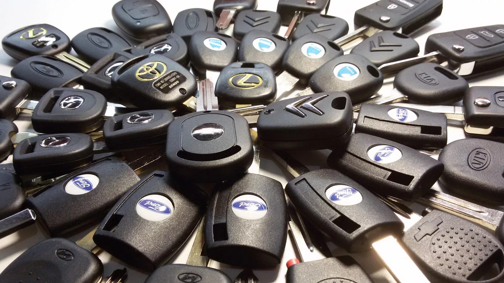 Contents key. Программирование автоключей иммобилайзера. Сувальдный ключ brd19dp. Contents key. Ключи от автомобилей разных марок.