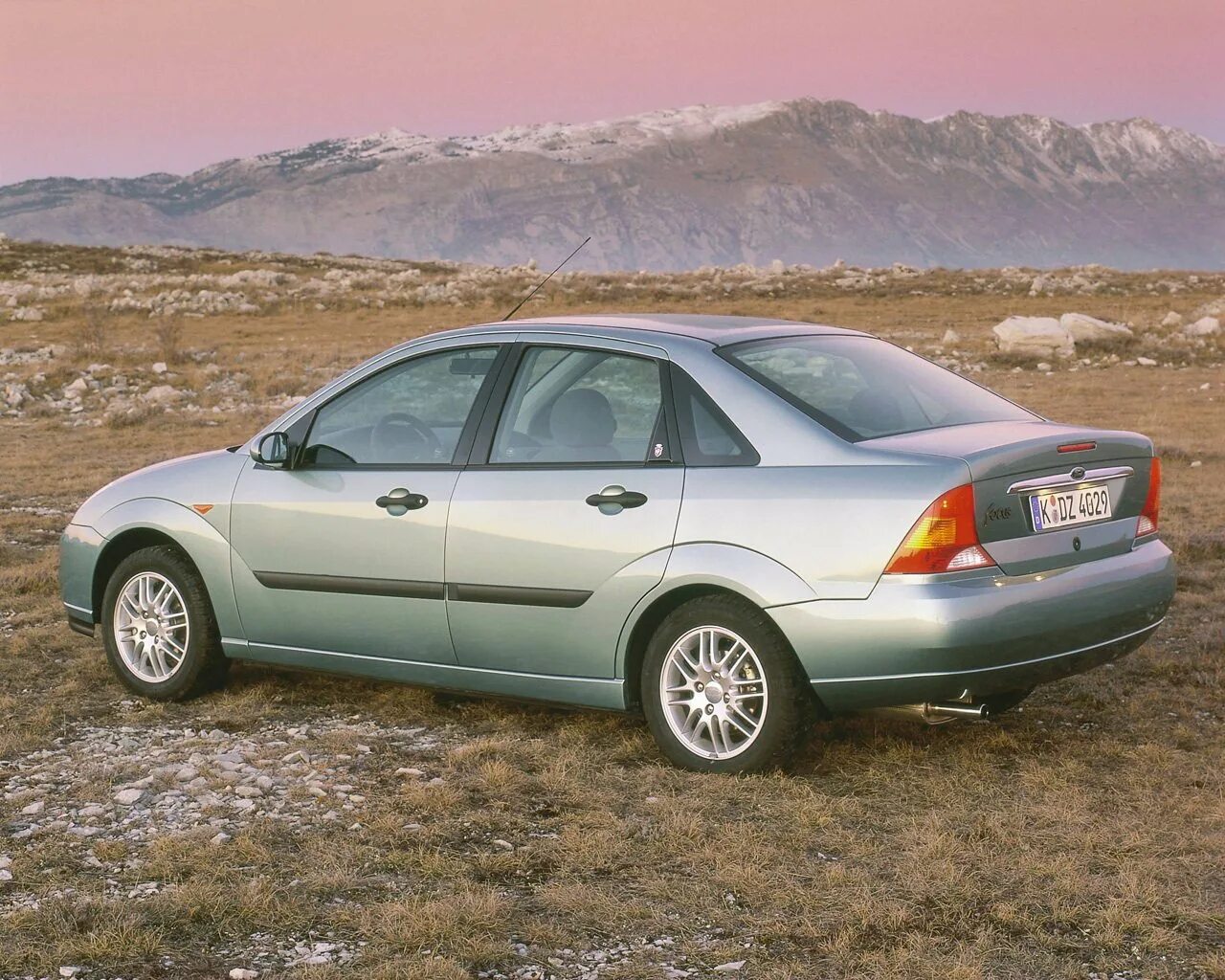 В 2003 2005 г. Ford Focus 1 sedan. Форд фокус 1998 седан. Ford Focus 1998-2004. Форд фокус 1 поколения седан.