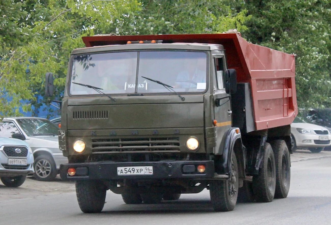 Камаз 55102 с завода. Камазы красноярска фото. Камаз 55111. Камаз 5320 седельный тягач. Камаз 55111 2002.