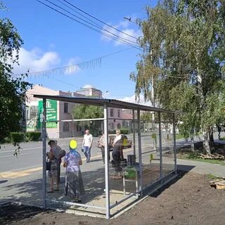 Установили остановочный павильон