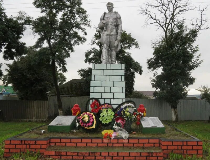 Братская могила белгородская область. Мемориальный комплекс братская могила белгород. Верхний ольшанец белгородская область. Белгородская область, корочанский р-н, с. Братская могила белгородская область.