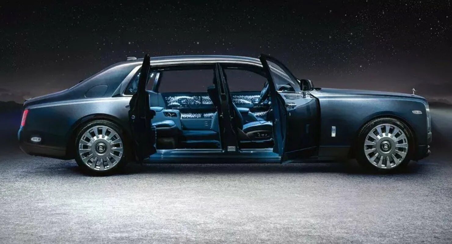 Rolling 2021. Rolls Royce Phantom 2021. Rolls Royce Phantom 2022. RR Phantom 2021. Rolls Royce Phantom 2021 новый.