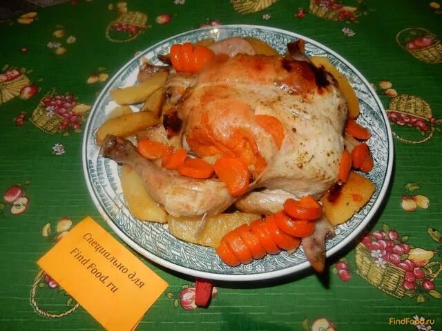 курица по турецки с овощами. курица с сухофруктами в духовке. курица с курагой и черносливом. запеченная курица с курагой. курица с курагой.