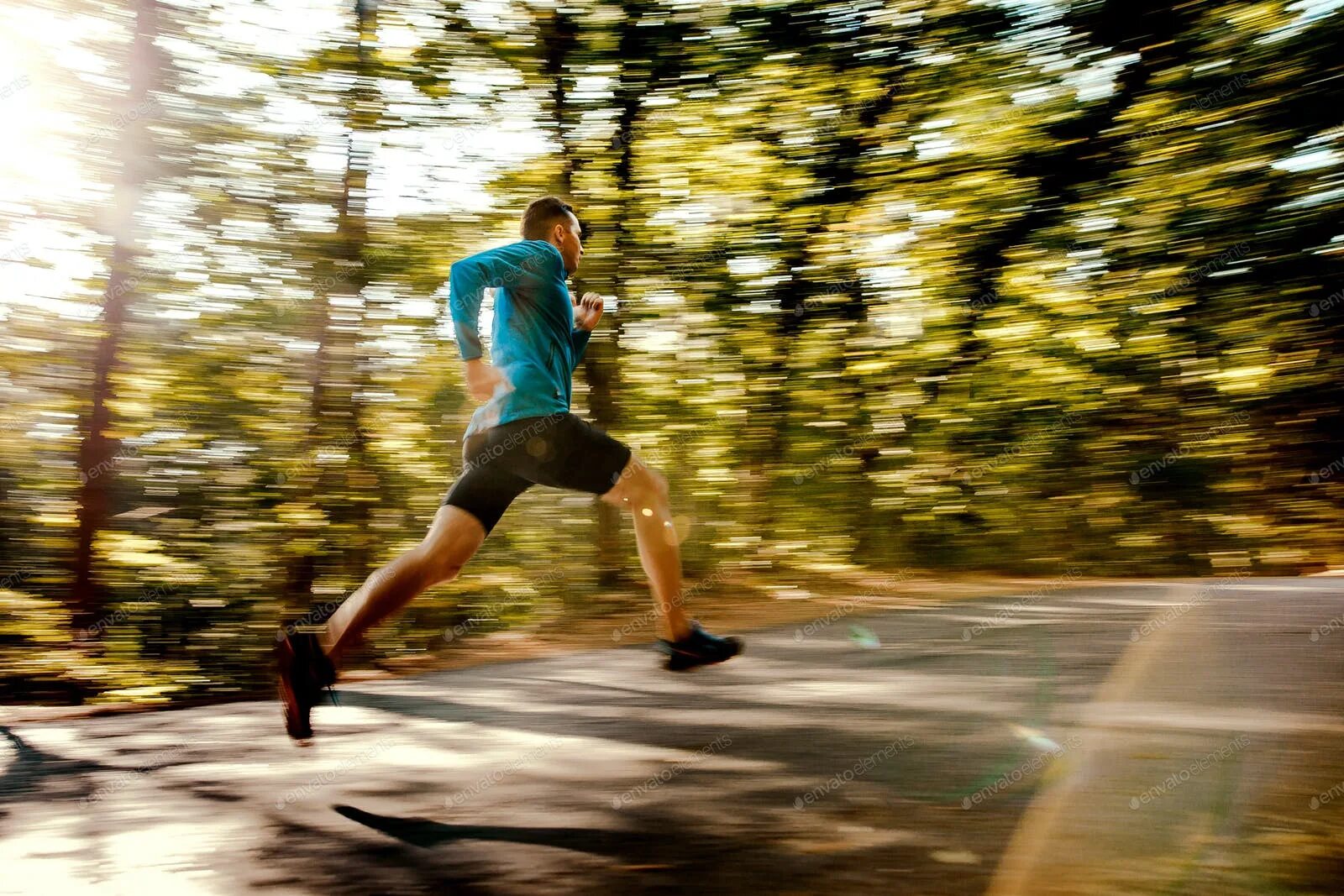 Running stone. Человек в движении фото. Бегун мужчина в движении. Эффект движения на фото. Бег Трейл.