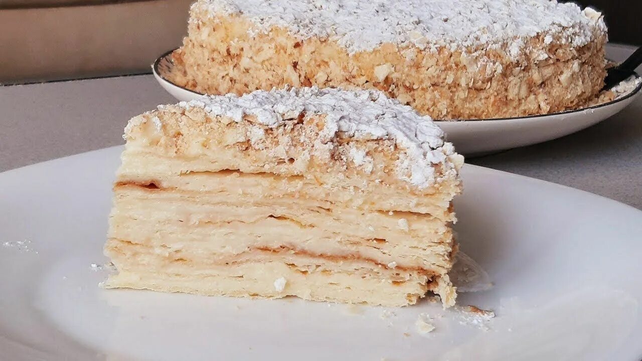 влажный наполеон. тенгрианский флаг. Tony like napoleon. наполеон с клубникой и заварным кремом. рулет наполеон.