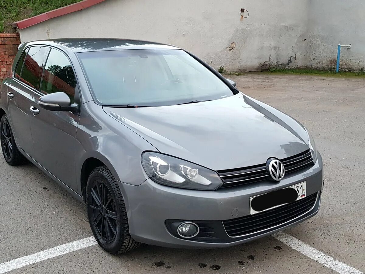 Volkswagen серый. Фольксваген гольф 2011 года. Фольксваген гольф 2011 серый. Golf 6 серый. Гольф 6 серый матовый.