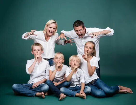 Семейные фотосессии примеры фото #семьи #Фотосъёмка Fall family picture outfits, Family picture outfits, Family p