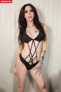 انابيل لين (بالانجليزية: Annabelle Lane) ممثلة بورنوجرافية (شيميل)