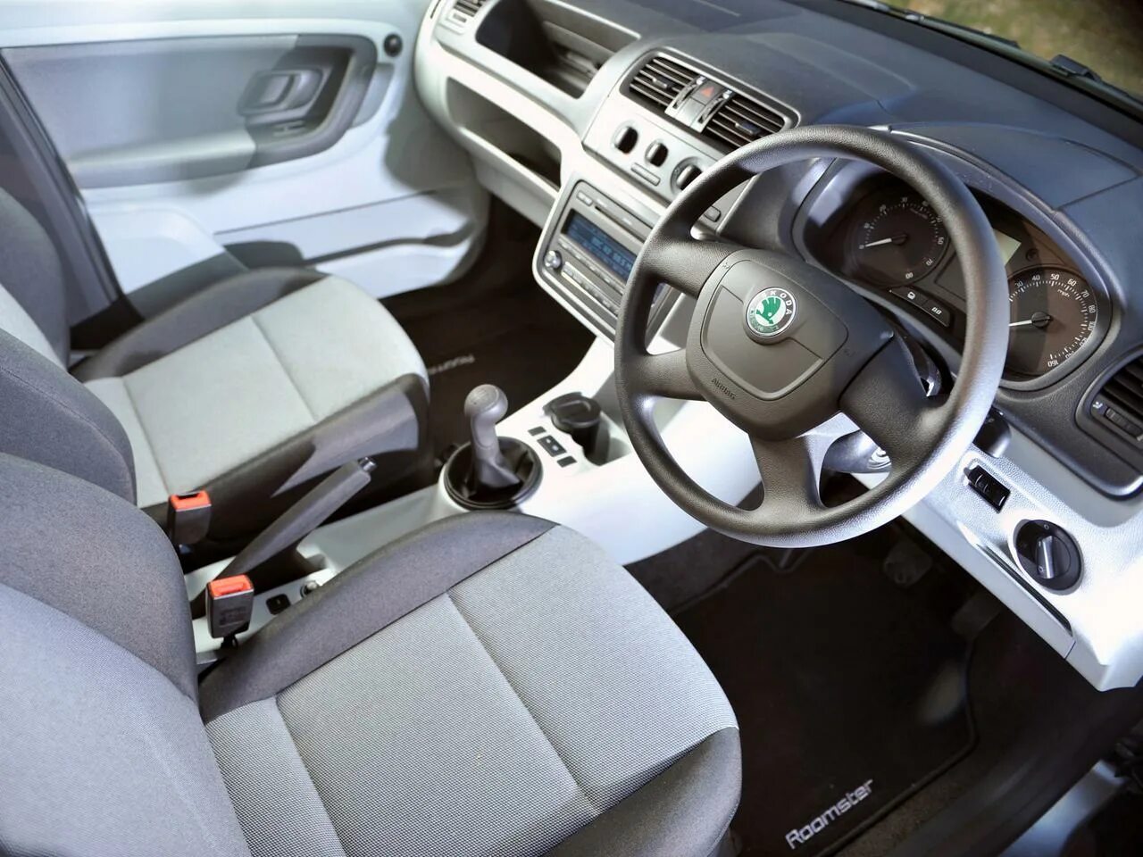 Skoda roomster 2012 салон. Skoda roomster i салон. Skoda roomster 2010. Шкода румстер салон. Skoda roomster 2008 салон.