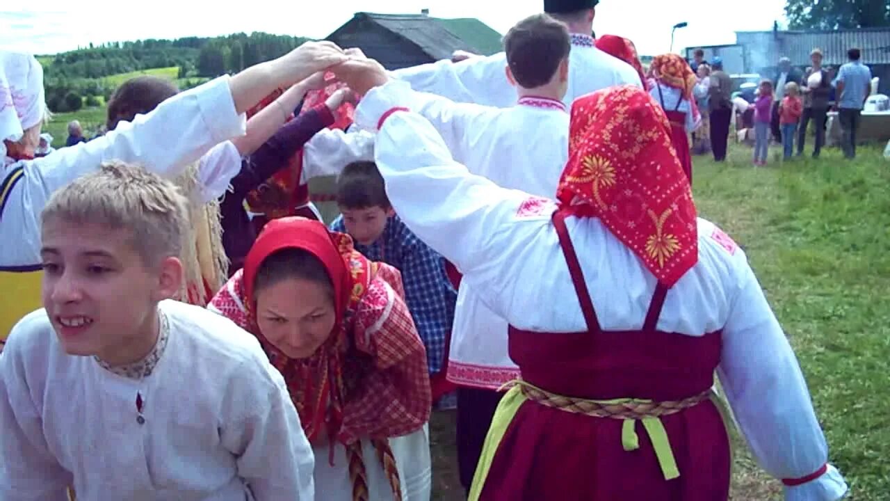 Ютуб хороводы. Хоровод. Хоровод фото. Хоровод сектантов. Русский хоровод кыштым 2022.