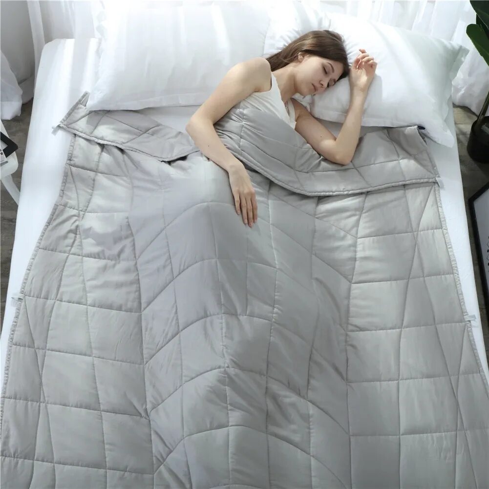 Gravity blanket одеяло. Тяжёлое одеяло для сна. Тяжелое одеяло для улучшения сна. Тяжелое одеяло для улучшения сна. Утяжеленное одеяло для сна.
