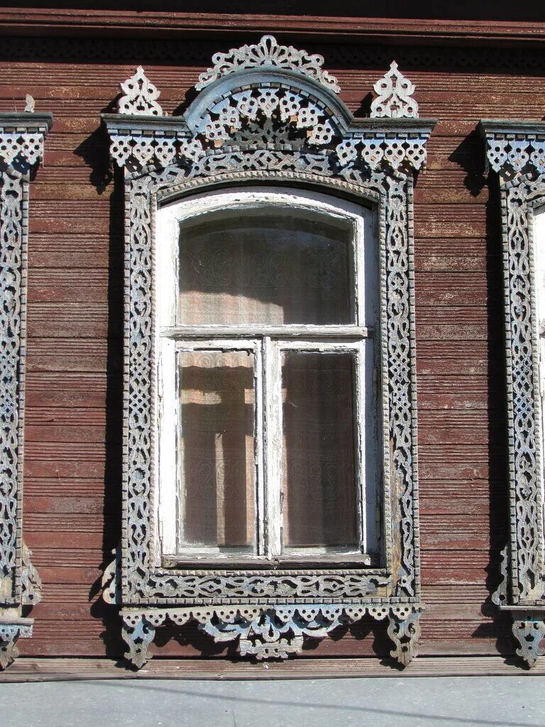 Наличники стиль узорочье. Суздаль наличники. Деревянное зодчество древней руси окна наличники. Наличники старинные. Резные наличники.