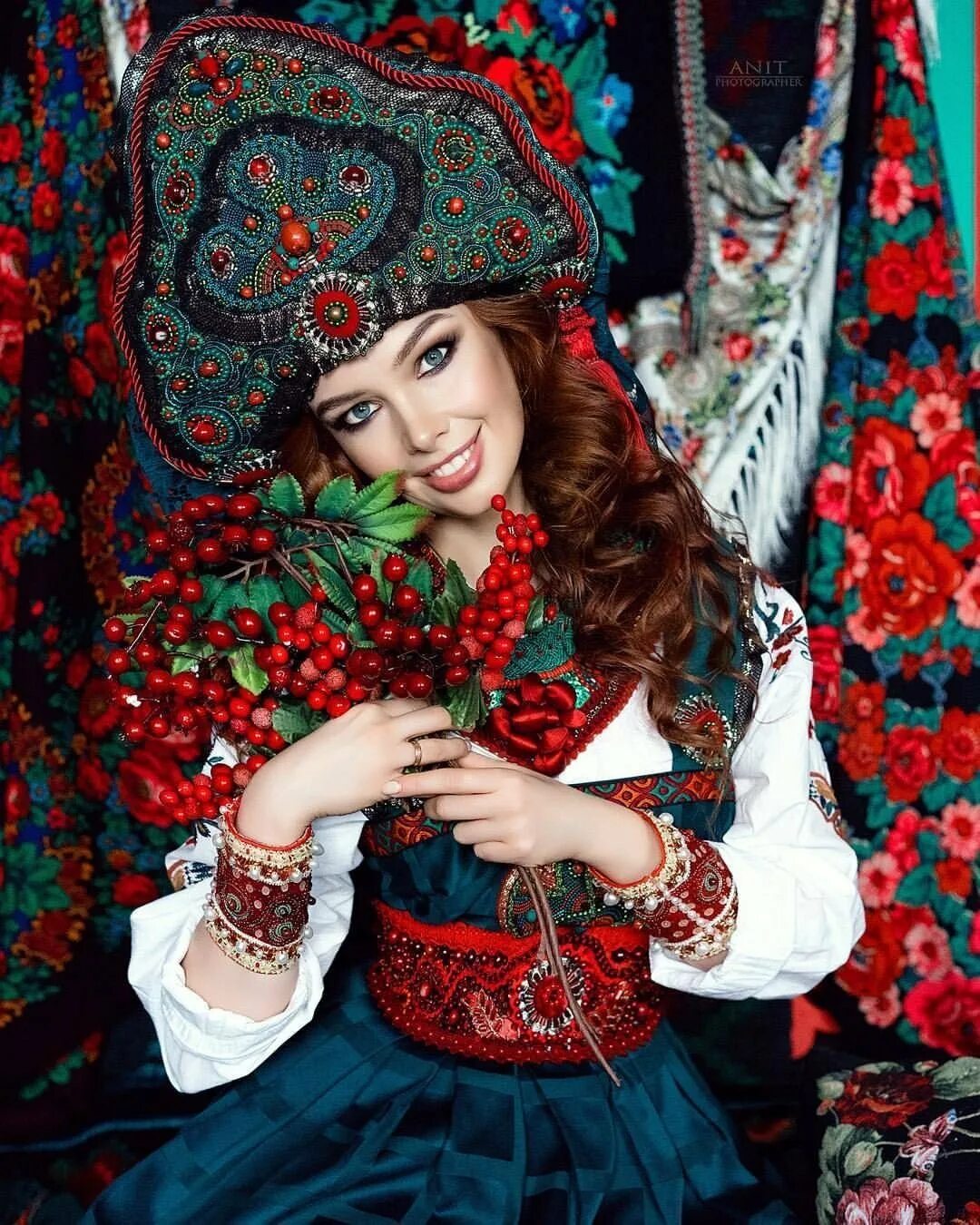 Красивые русские костюмы