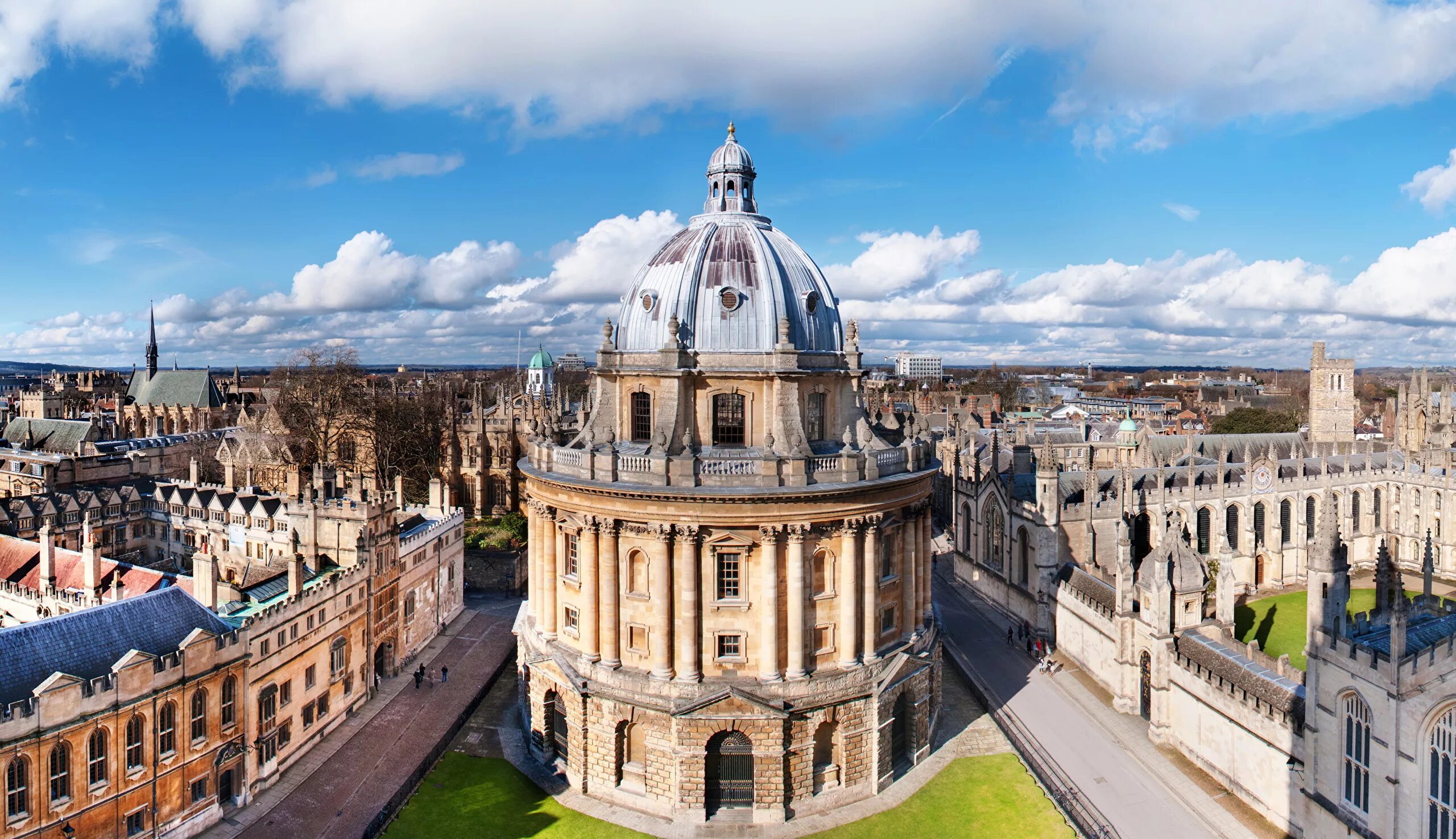 Оксфорд англия университет. Politics oxford. Politics oxford. Оксфордский университет великобритания. Колледж крайст черч.