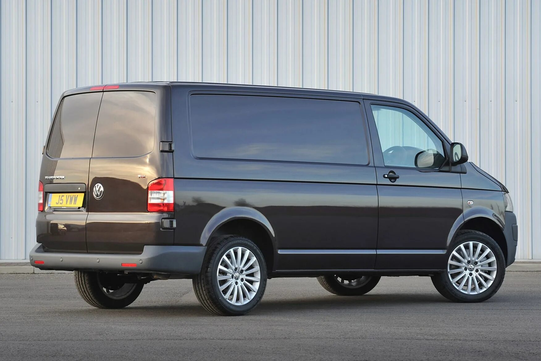 Фольксваген Transporter t5. Фольксваген Транспортер т5 фургон. Volkswagen Transporter т-5 2003-2010. Фольксваген Транспортер т5 2010. Фольксваген 2003 т5