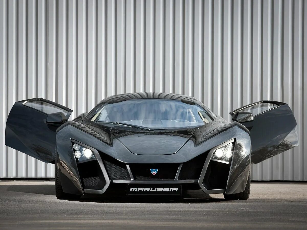 Машина хотя в россии. Marussia b2. Marussia b2 2010. Машина Marussia b2.