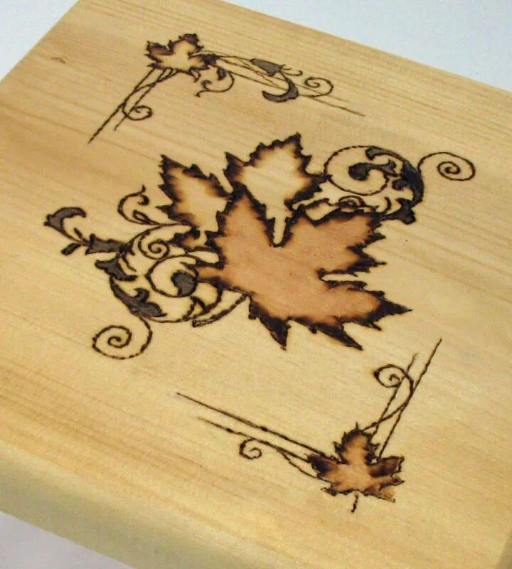 Можно ли выжечь. Художественное выжигание по дереву. Узоры для выжигания по дереву. Выжигание на столике. Пирография по дереву.