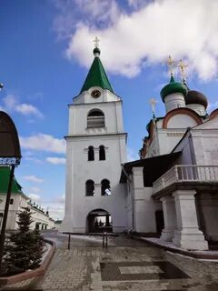 Монастырь часы