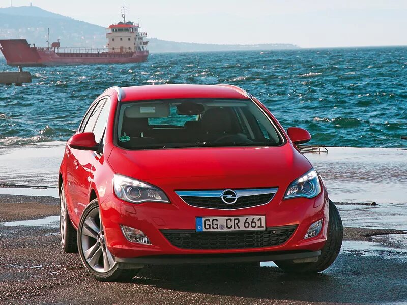 Тест драйв опеля. Опель зафира турер 2015. Opel astra gtc 2020. Teyes opel zafira tourer. Тест драйв опеля.