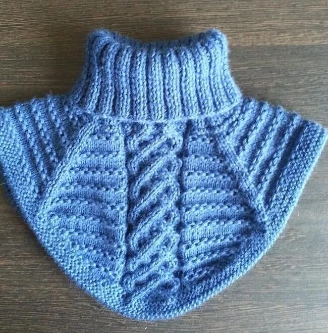 Манишка для девочки. Манишка klingel 352852,. Манишка спицами для девочки. Манишка 5. Манишка вязаная.