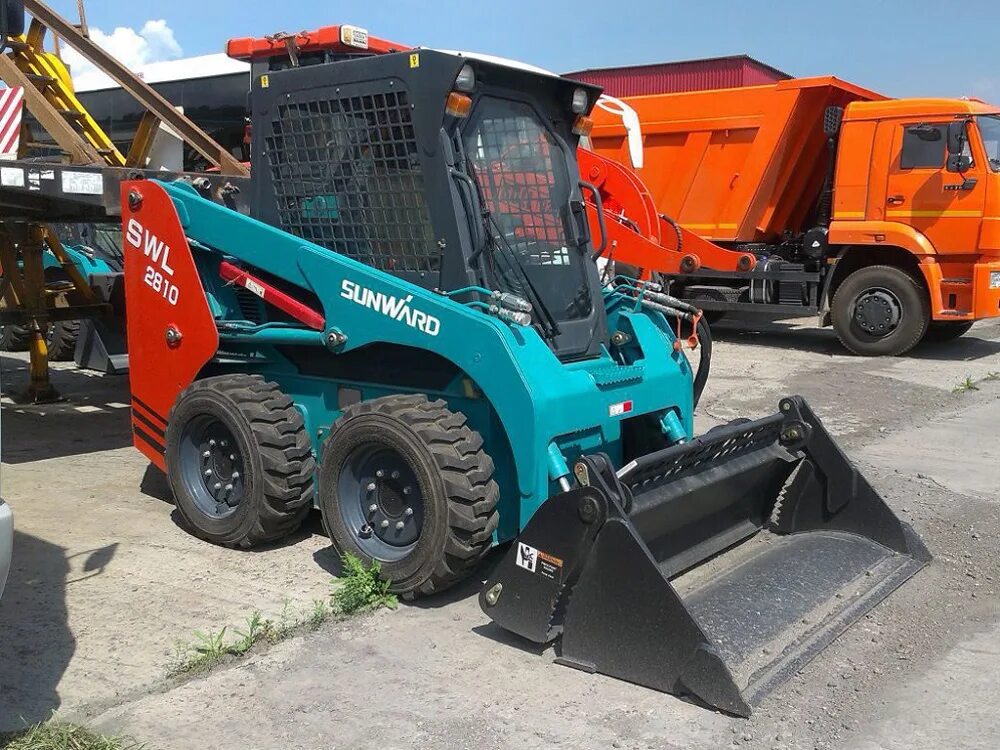 Мини погрузчик sunward 2820. Мини-погрузчик sunward swl4028. Минипогрузчик sunward swl3210. Мини погрузчик санвард. Мини погрузчик санвард.