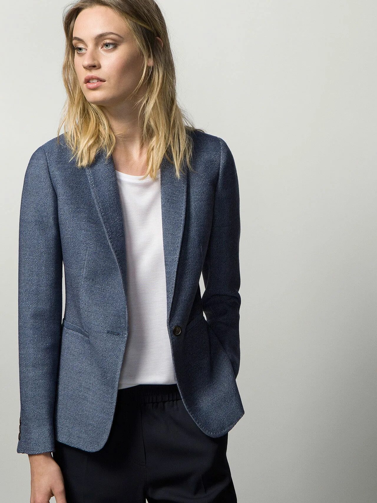 Пиджак массимо дутти. Massimo dutti блейзер женский. массимо дутти серый пиджак женский. жакет массимо дутти женский. массимо дутти жакет 2025.