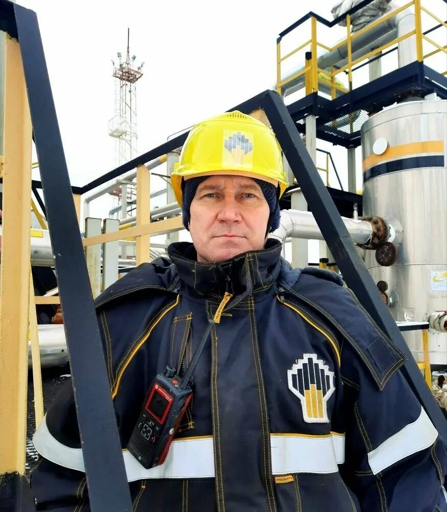 Оператор вакансии севере. Работники севера. Оператор вакансии севере. Оператор станков с программным управлением. Оператор ооу роснефть.