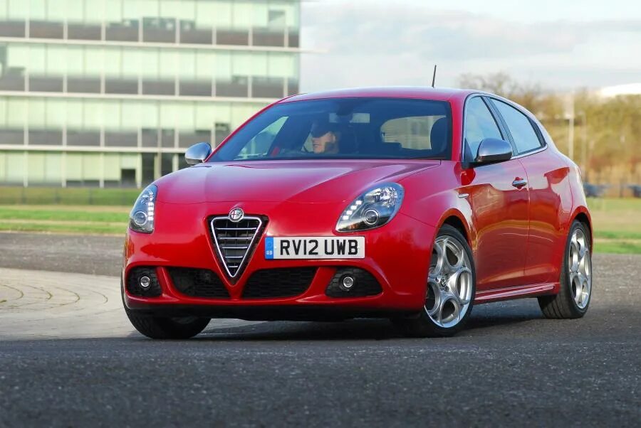 6. Alfa romeo 147 2010. Alfa romeo giulietta 2017. Альф ромео описание. Alfa romeo giulietta 2015.