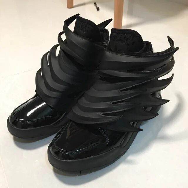 Adidas jeremy scott wings 3.0 dark knight. Adidas jeremy scott wings 3.0 dark knight