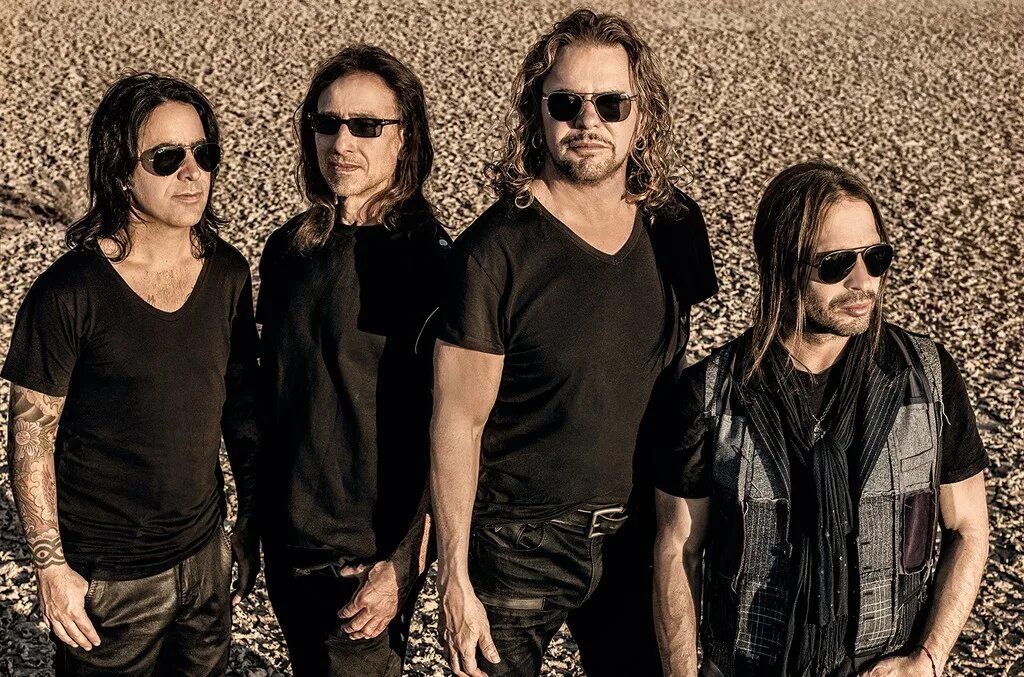 Известная мексиканская рок группа. Группа moi dix mois. Fatacuchi mana группа. Malice mizer mana 2021. Mana группа.