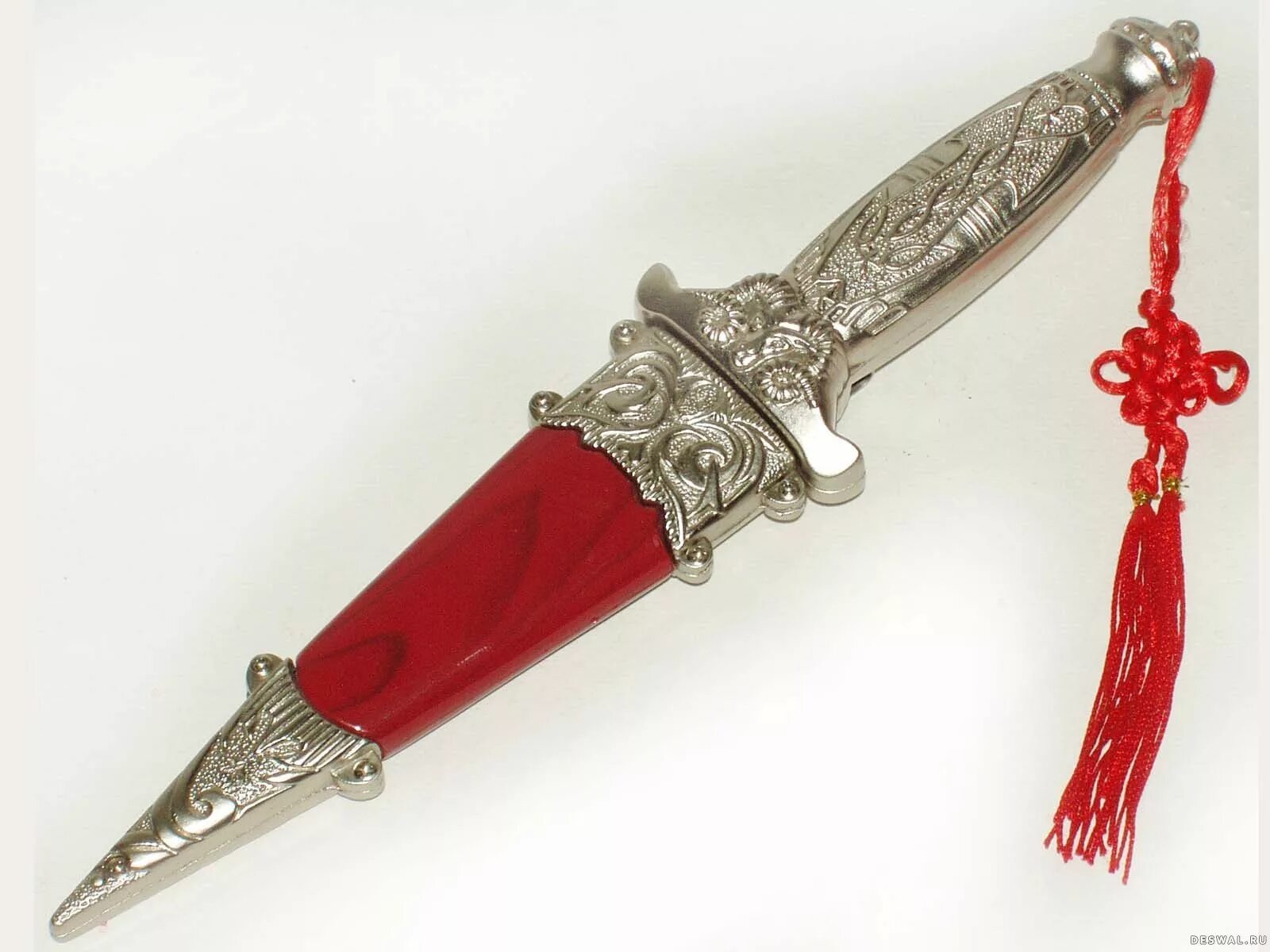 скар эль клинок. клинок с красными рубинами. кинжал с рубиновой рукояткой. нож стилет кс го кровавая паутина. красный кинжал.