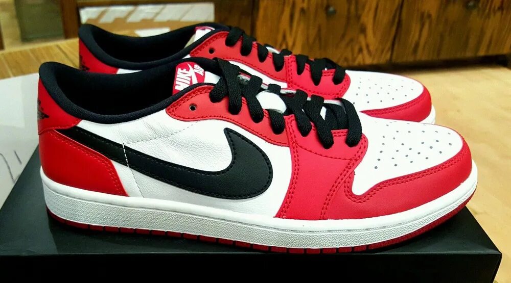 Jordan 1 low og. Nike Air Jordan 1 Low Chicago. Nike Air Jordan 1 Retro Low Chicago. Air Jordan 1 Retro Low. Air Jordan 1 Low Chicago.