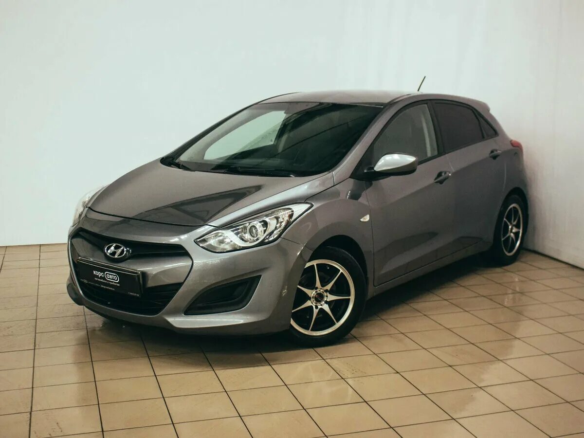 2012 30. Hyundai i30 2012. Hyundai i30 hatchback. Hyundai i30. хендай i30 2012.