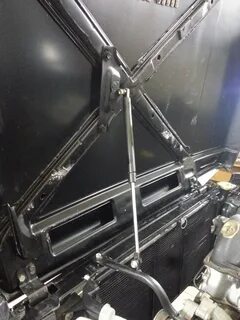 Газовые упоры нива 2121