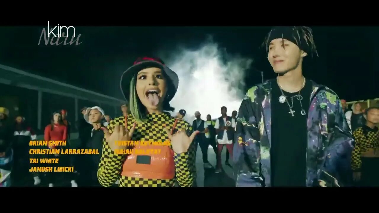 Бекки Джи и Хосок. Becky g BTS. Бекки Джи и БТС. Джей Хоуп Чикен. Песня i wonder j hope