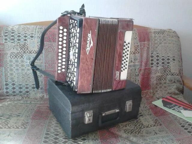 Отдам гармонь даром. Гармонь цельнопланочная латунь. Гармонь тальянка. Литье баянов. Отдам гармонь авито.