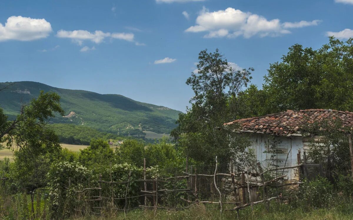 Плотинное бахчисарайский