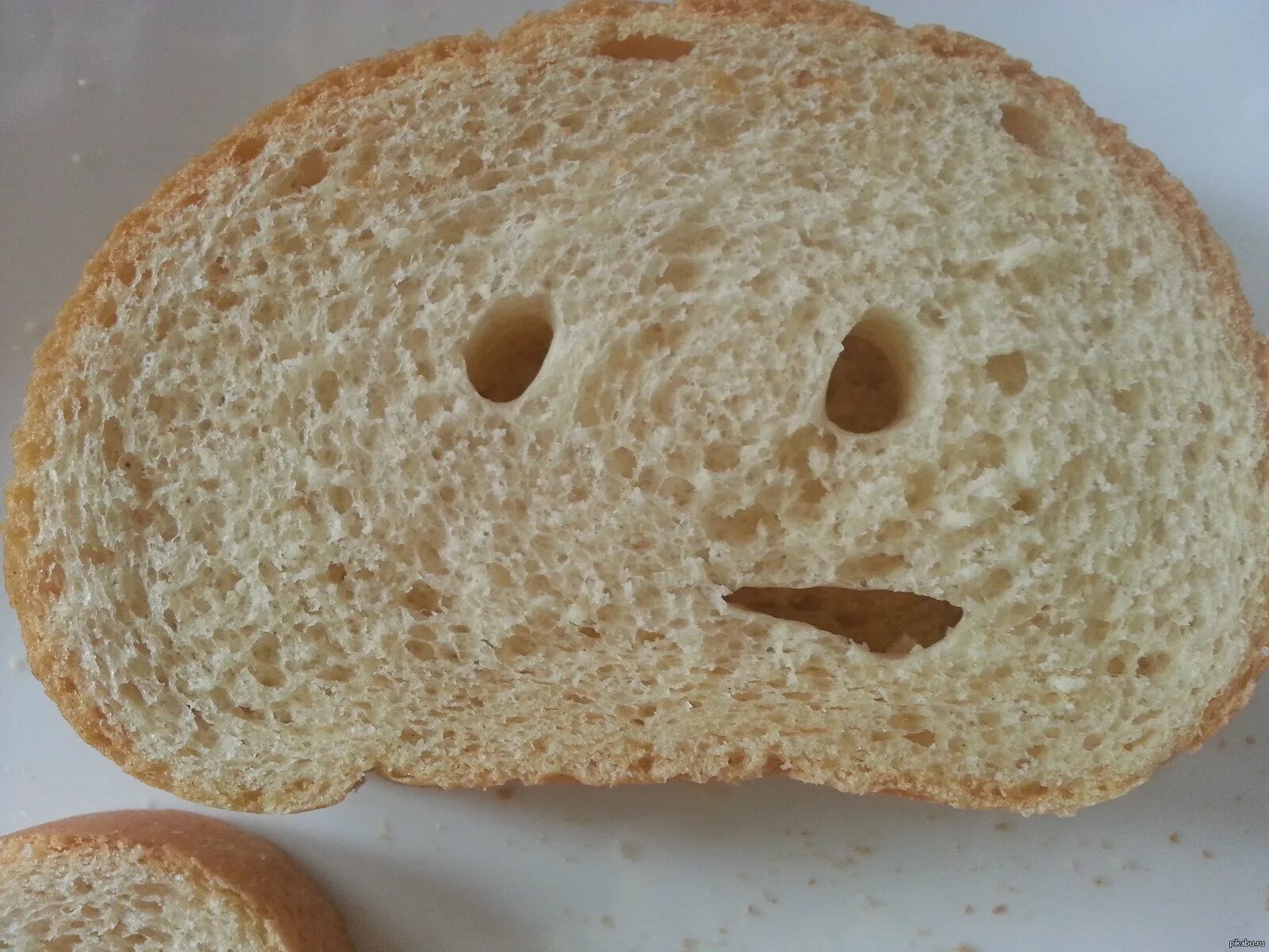 Мякиш хлеба. Хлеб крючком. Хлебный мякиш. Мякиш хлеба. Хлеб в разрезе.