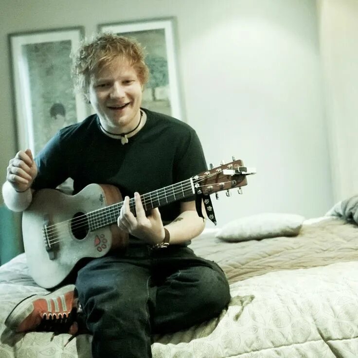 Гитара эда. Эд ширан. гитара эда ширана. ed sheeran с гитарой. эд ширан с гитарой фотосессии.