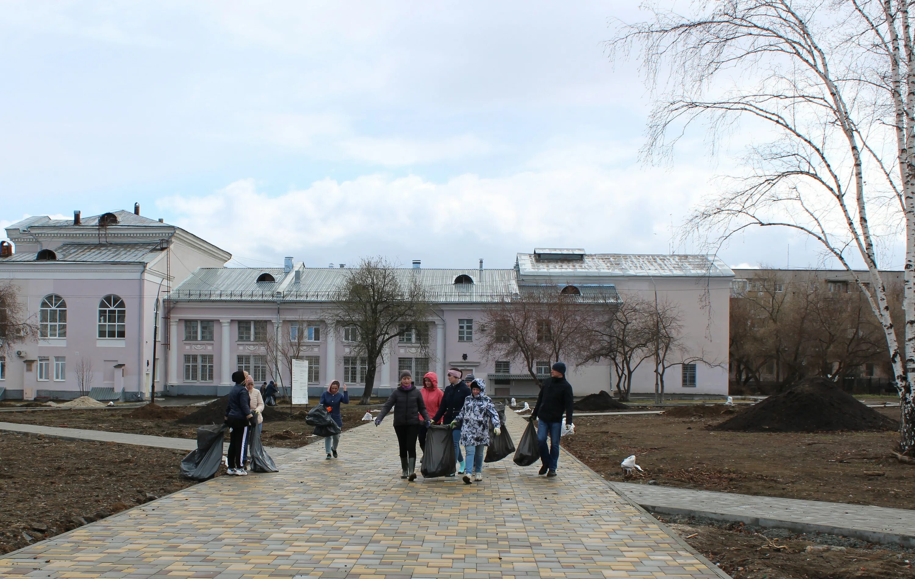 Сайт администрации полевского городского. Администрация Полевской. Полевской новый Дендрарий. Городской парк Полевской. Администрация Полевской фото.