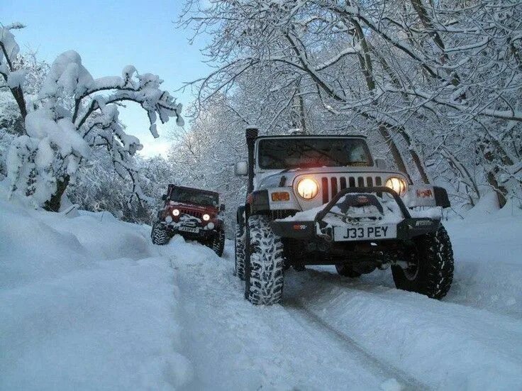 Автомобиль зимой. Off-road vehicle. Jeep wrangler snow. Внедорожник зимой. Джип вранглер зимний.