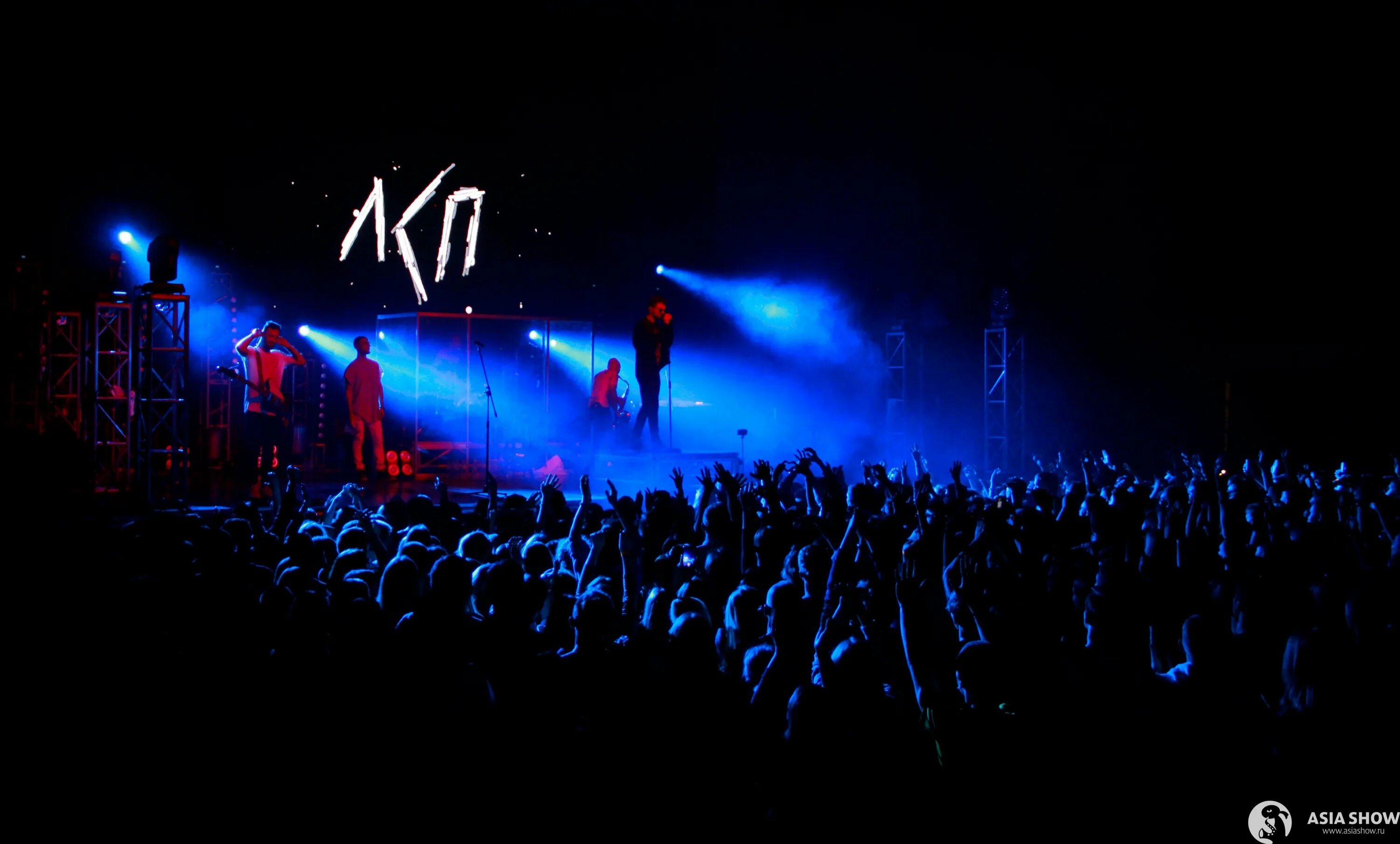 Лсп обои на телефон. Лсп темная ночь. Лсп темная ночь. Олег савченко лсп. Солист группы лсп.