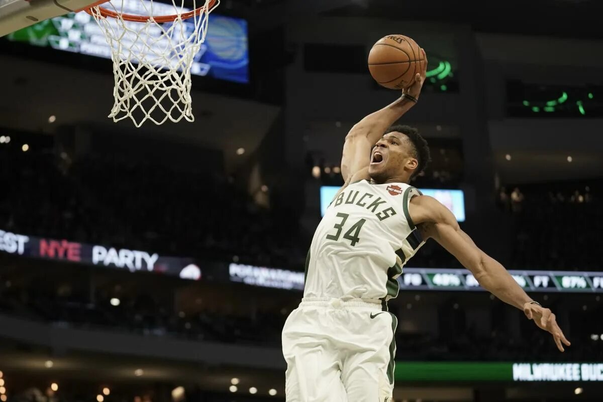 Яниса адетокумбо. Яннис адетокунбо. giannis antetokounmpo. милуоки бакс яннис адетокунбо. адетокумбо нба.