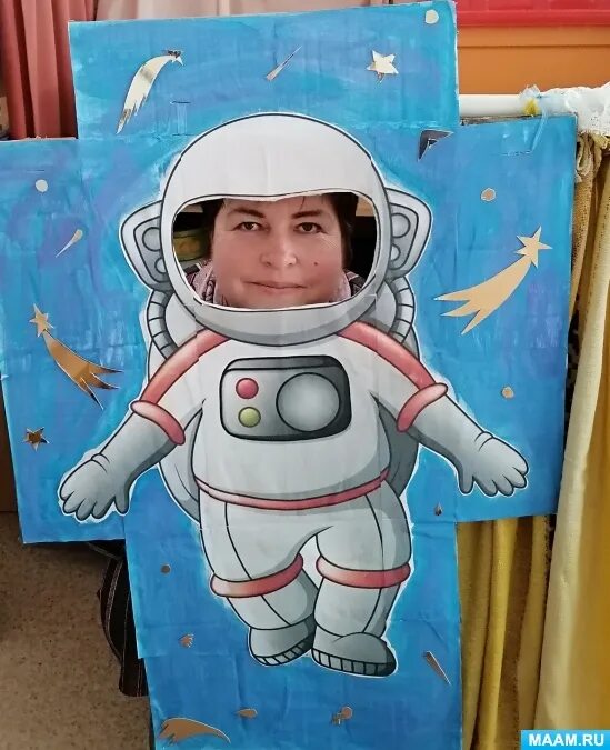 Космонавт для фотозоны. Тантамарески космонавт. Тантамареска для детей космонавт. Тантамарески ко Дню космонавтики. Космонавт фотозона в детском саду.