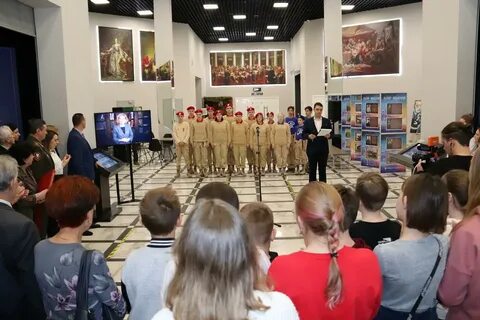 Открытие выставки в парке победы