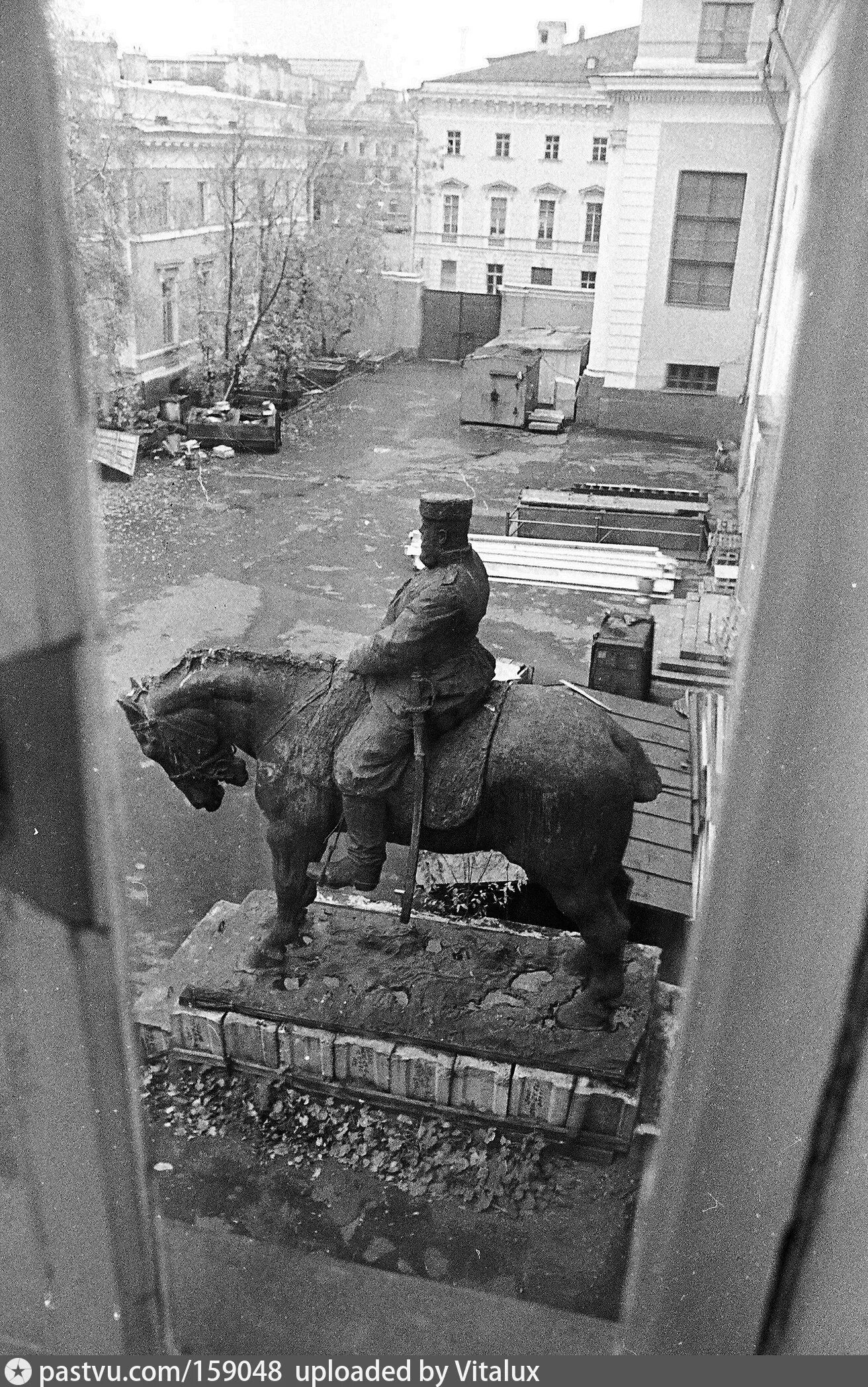 Памятник александру 3 год. Памятник Александру III Паоло Трубецкого. Памятник Александру 3 во дворе мраморного дворца. Памятник Александру 3 Трубецкой.